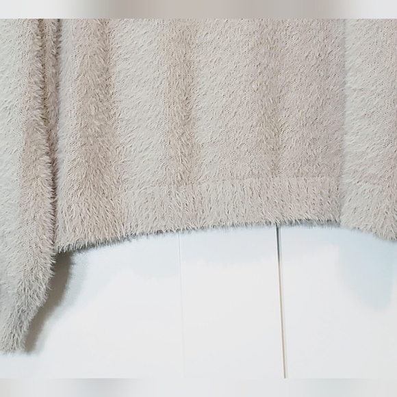 BaeVely Anthropologie Sweater Fuzzy Soft Stretchy WEEKEND Oversized Size Medium - Picture 4 of 12